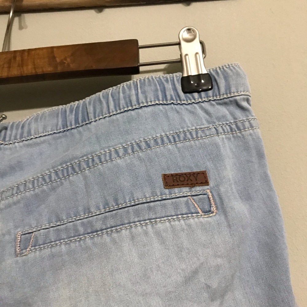 NWOT Roxy Jean shorts - Picture 4 of 6